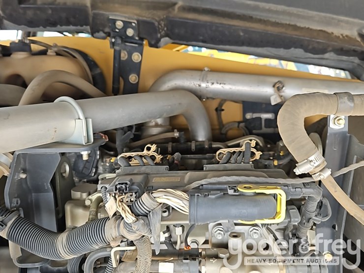 2017-caterpillar-tl642d-image-24
