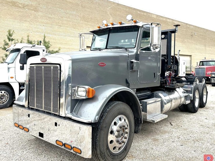 2012-peterbilt-367-image-1