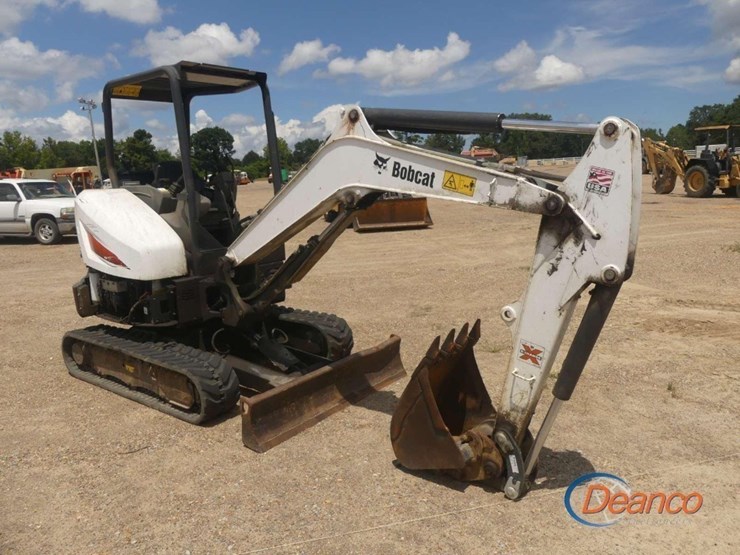2019-bobcat-e32i-image-1