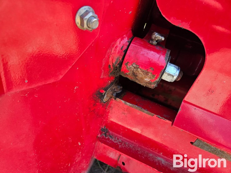 2011-massey-ferguson-9635-image-10