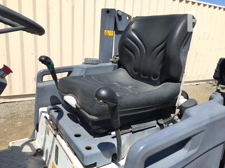 2019-dynapac-cc1200-image-7