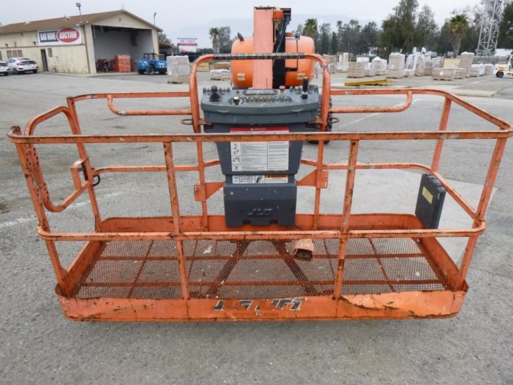 2013-jlg-800a-image-7