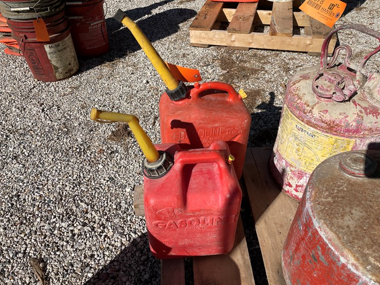 #1680-•-(2)-poly-gas-tanks-image-1