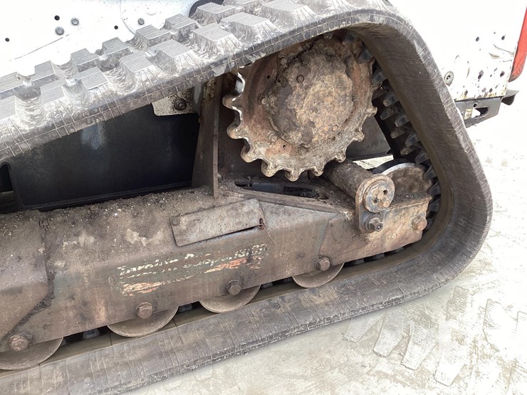 2017-bobcat-t870-image-11
