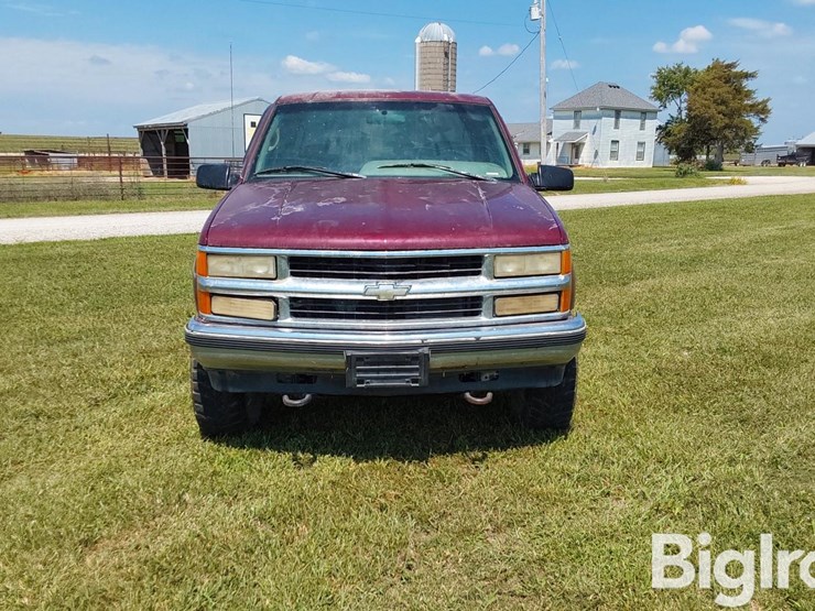1995-chevrolet-k2500-image-2