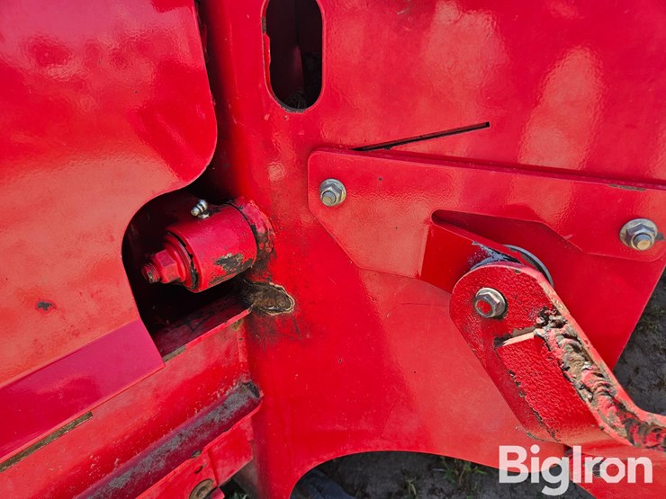 2011-massey-ferguson-9635-image-12
