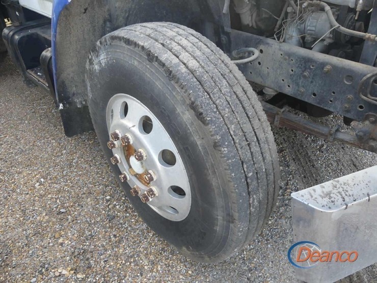 1995-ford-flatbed-truck,-s/n-1fdwf80cxsva18105-(inoperable):-s/a,-6-sp.,-water-tank-w/-pump,-odometer-shows-120k-mi.-image-9