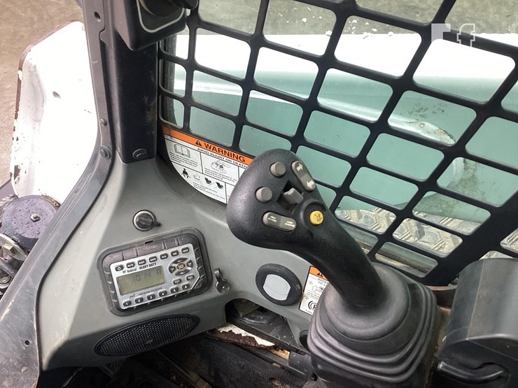 2015-bobcat-t870-image-17