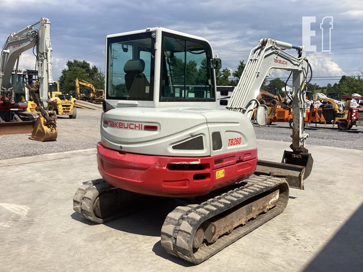 2018-takeuchi-tb260-image-4