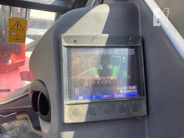 2022-takeuchi-tb235-2-image-23