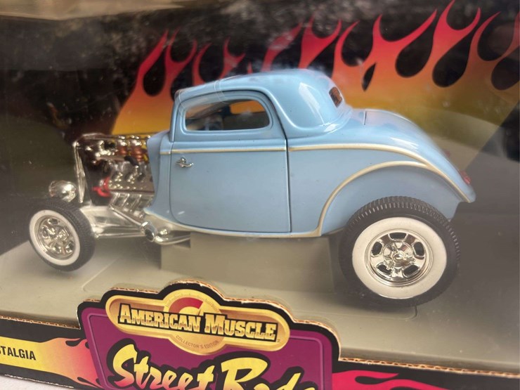 (3)-1/24-ford-bank-and-1/18-ford-hotrod-and-studebaker-golden-hawk-image-11