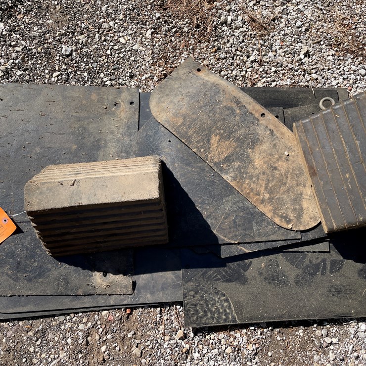 #1677 • Rubber Mud Flaps