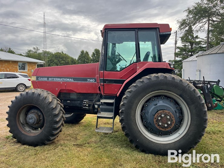 1990-case-ih-7140-image-8