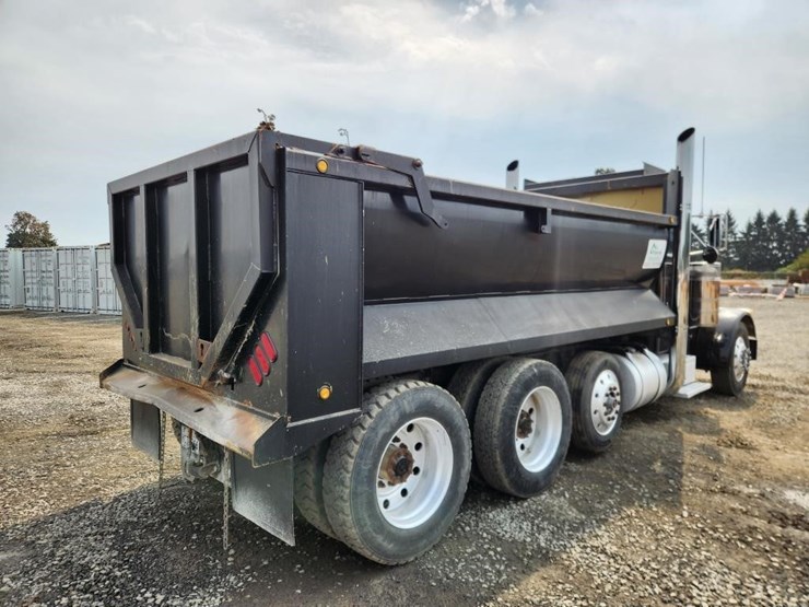 1999-peterbilt-379-image-5