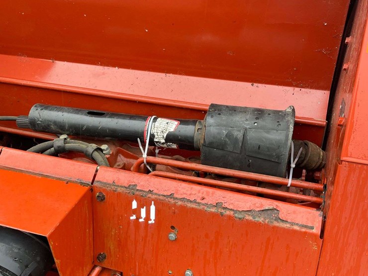 hesston-845-image-8