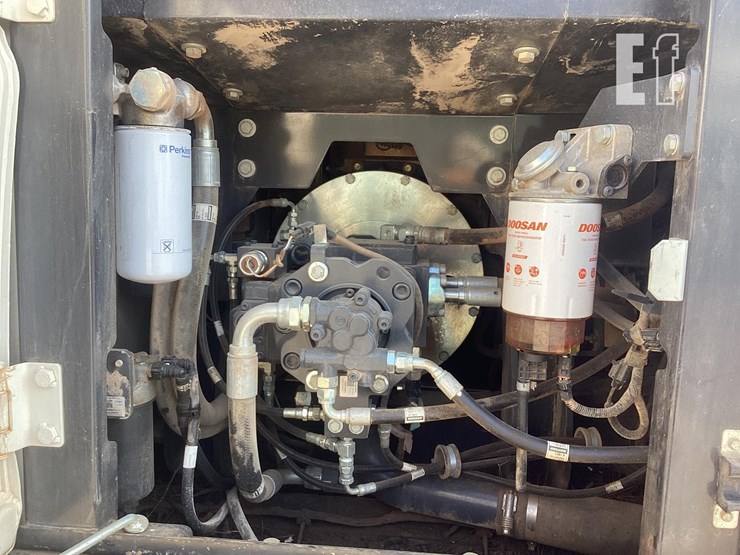 2021-bobcat-e165-image-15