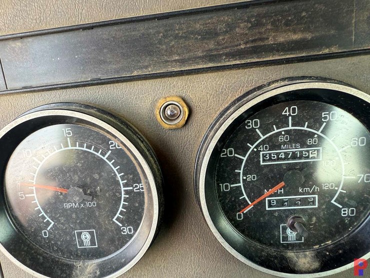 2005-kenworth-t300-image-17