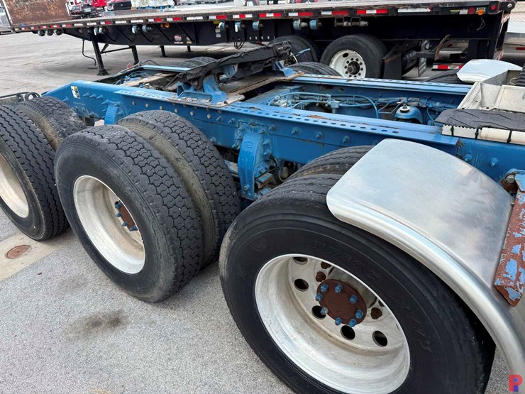 2012-peterbilt-367-image-5