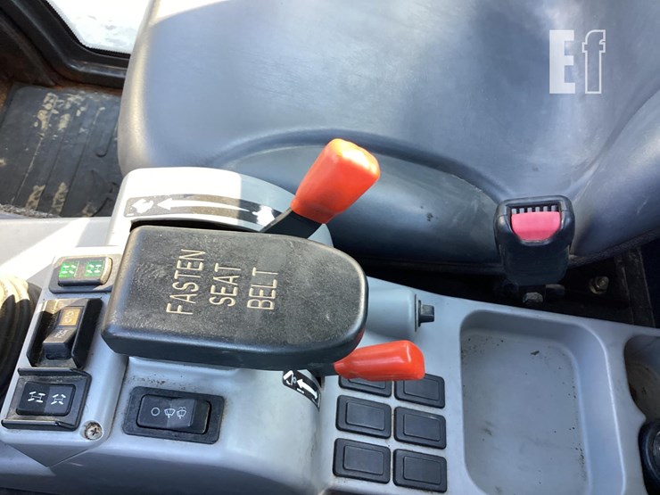 2015-bobcat-toolcat-5600-image-18
