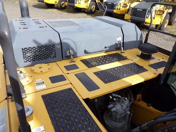 2016-deere-300g-lc-image-21