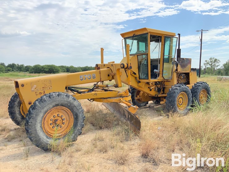 1991-deere-570b-image-3