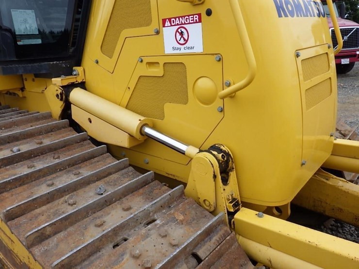 komatsu-d61ex-24-image-14