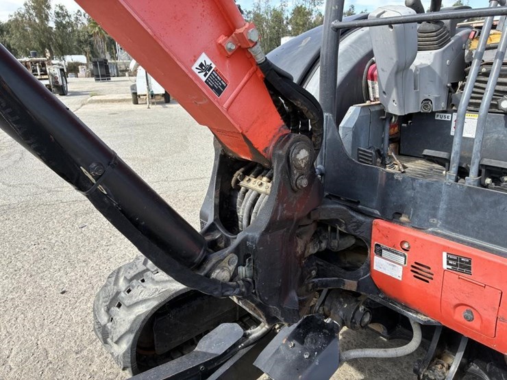 2015-kubota-u55-4-image-13