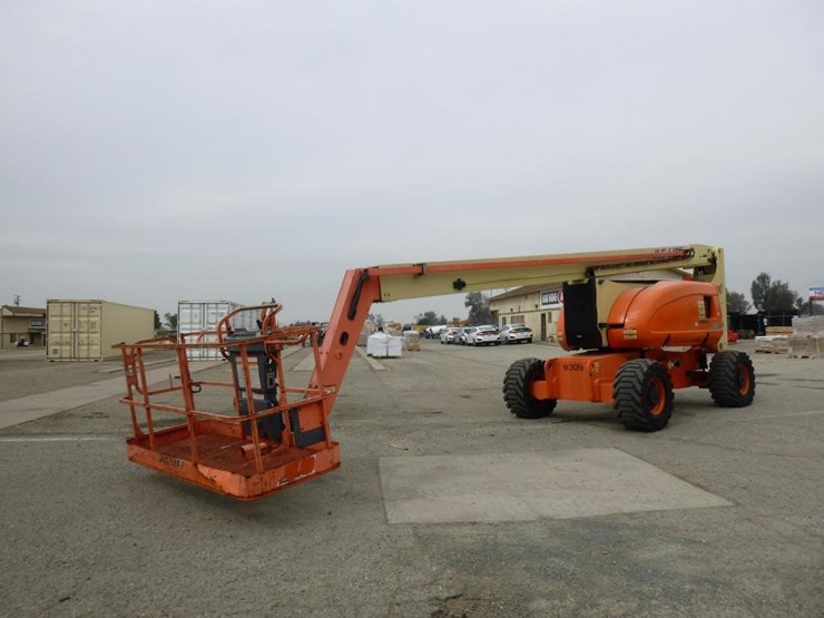 2013-jlg-800a-image-1