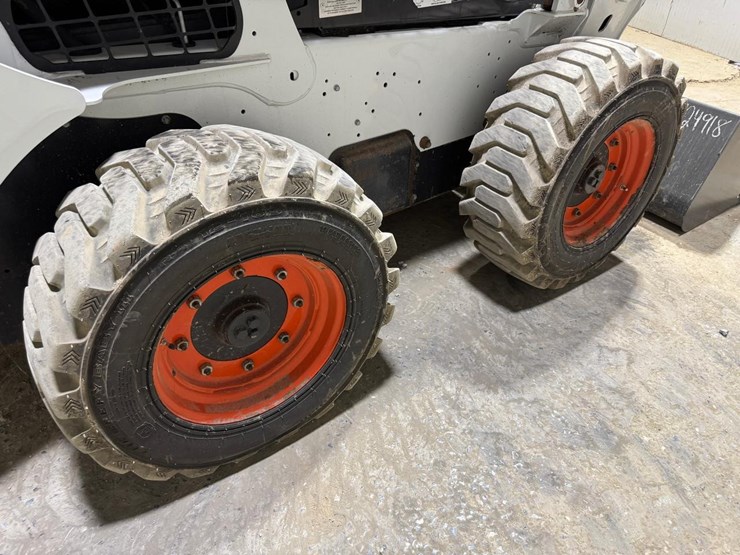 2022-bobcat-s740-image-14