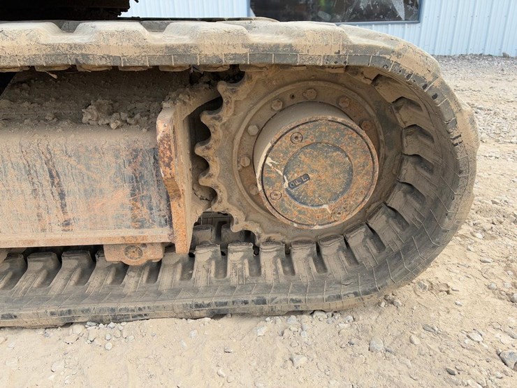 2017-bobcat-e85-image-18