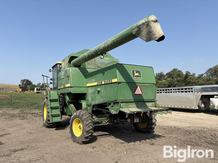 1982-john-deere-8820-image-7