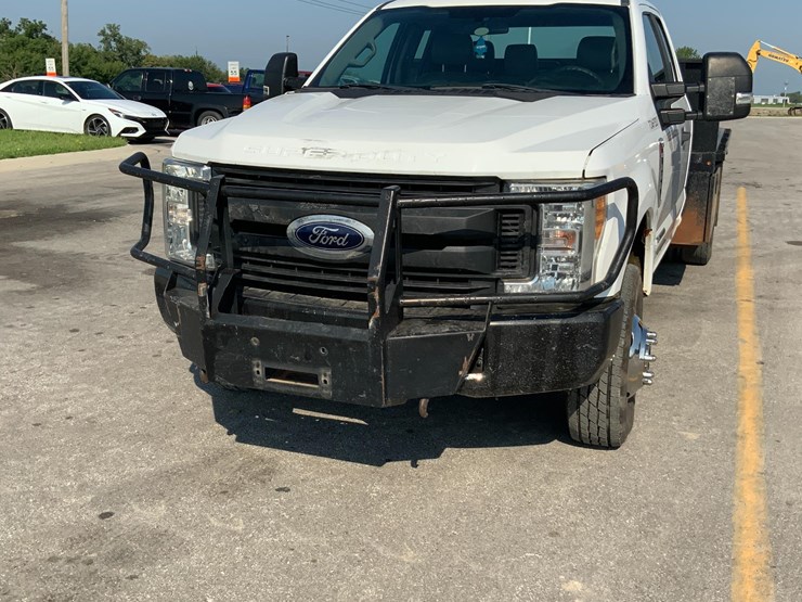 2017-ford-f350-xl-image-11