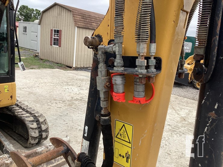 2015-caterpillar-303.5e2-cr-image-13