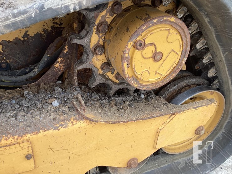 2021-caterpillar-259d3-image-12