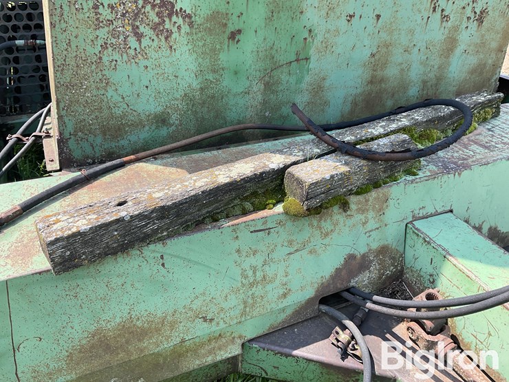 john-deere-200-image-12