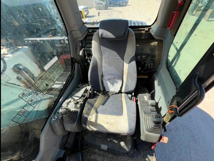 2020-bobcat-e145-image-33