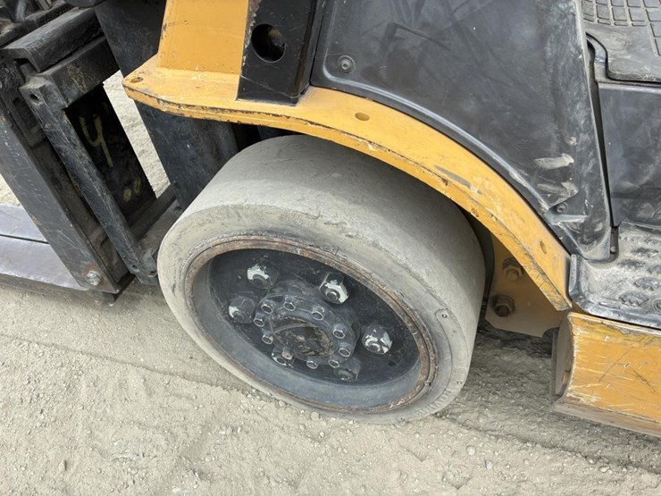 2014-caterpillar-2c500-forklift-image-4