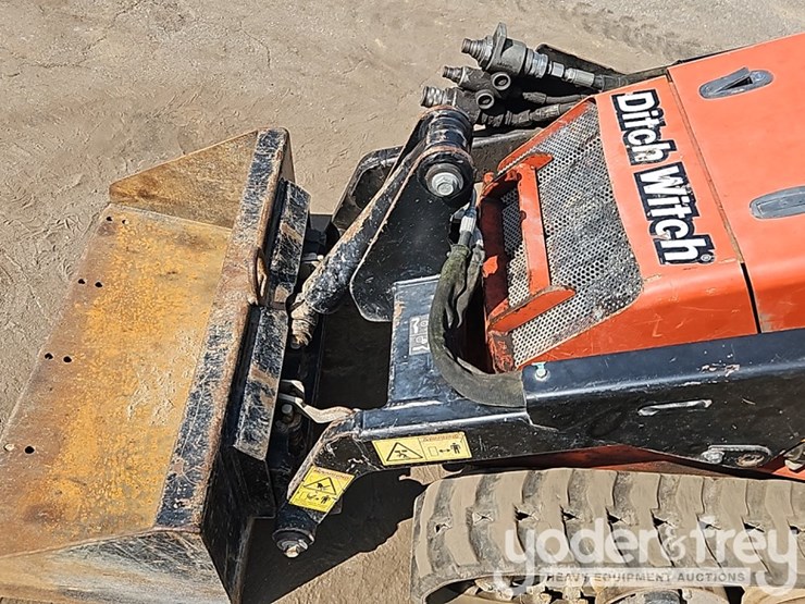 2017-ditch-witch-sk650-image-15