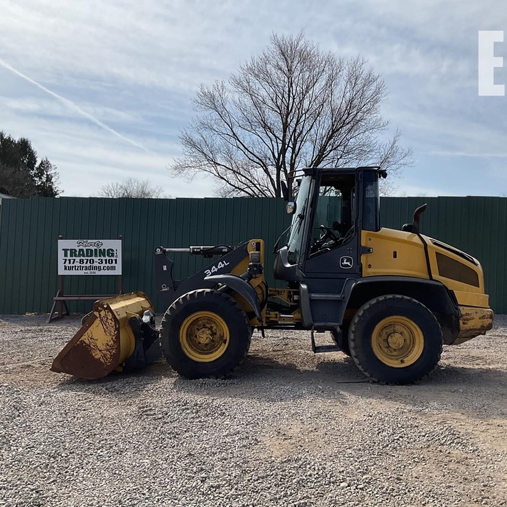 2019 DEERE 344L