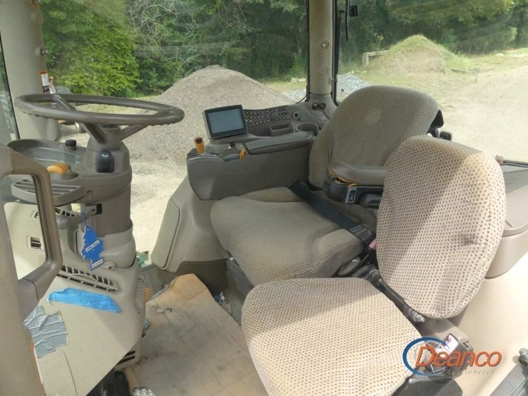 2013-john-deere-6210r-image-11
