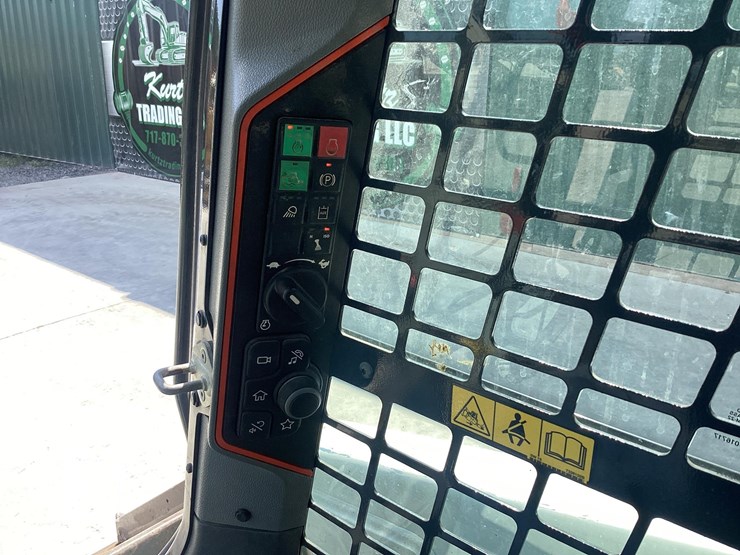 2022-bobcat-t76-image-23
