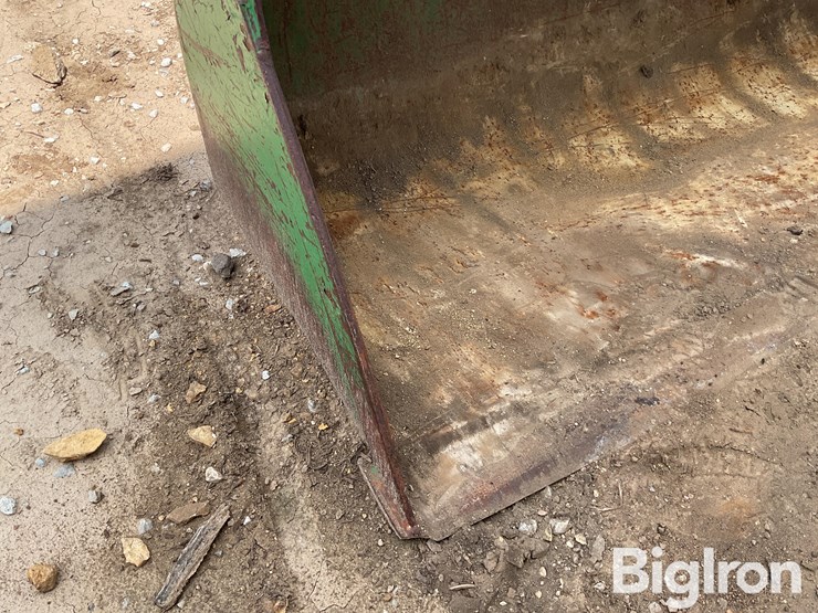 john-deere-8’-loader-bucket-image-9