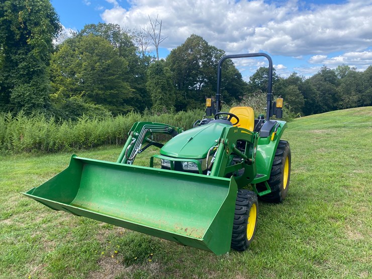 2023-john-deere-3043d-image-26
