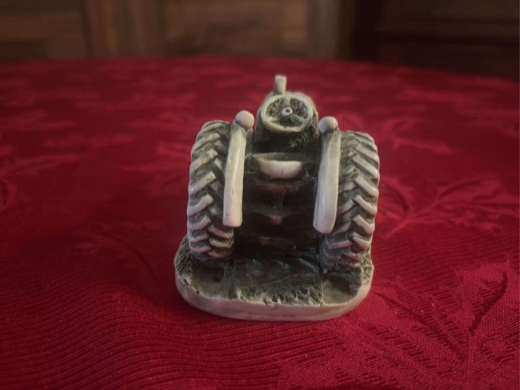 (2)-1/32-oliver-80-and-oliver-66-figurine-image-9