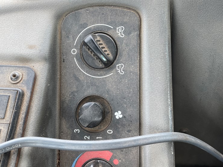 deere-304j-image-37