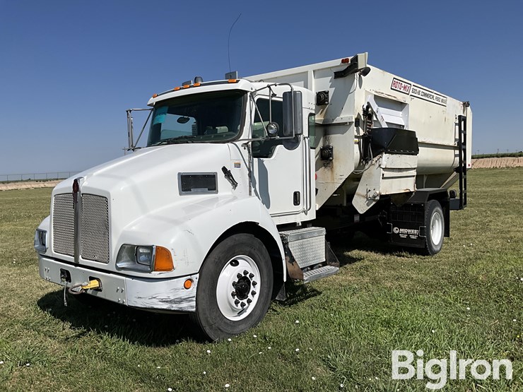 2006-kenworth-t300-image-1