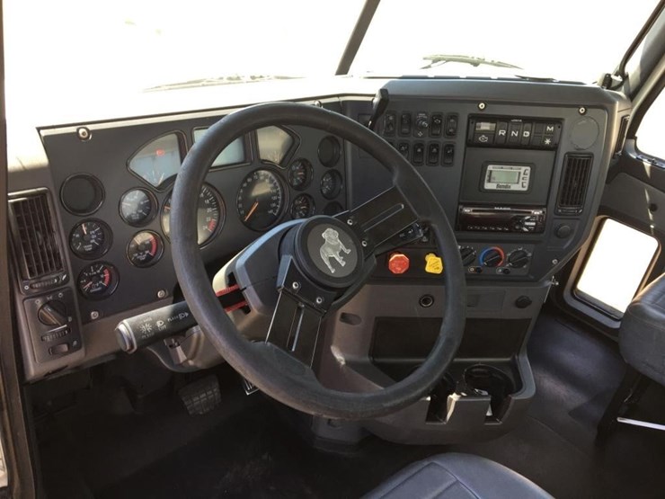 2018-mack-pinnacle-cxu613-image-7