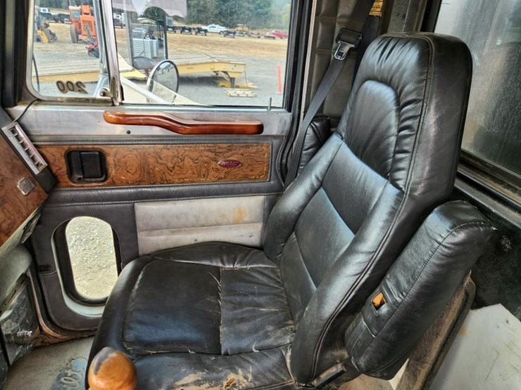 1999-peterbilt-379-image-44