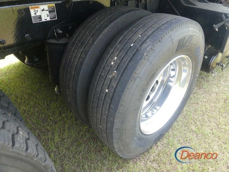 2024-kenworth-t880-image-11