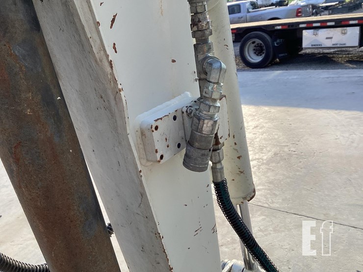 2018-takeuchi-tb240-image-11